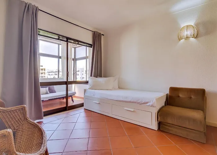 Al - Moural Apartment *