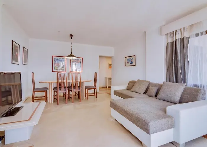 Al - Moural Apartment *